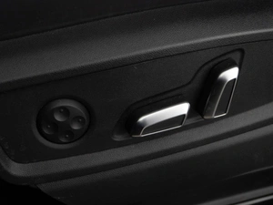 Внедорожник Audi Q5 2024 года, 5398999 рублей, Москва