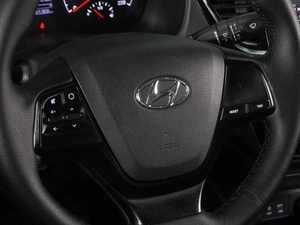 Седан Hyundai Solaris 2017 года, 1099000 рублей, Воронеж