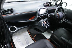 Минивэн Toyota Sienta 2017 года, 1308000 рублей, Солонцы