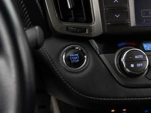 Внедорожник Toyota RAV4 2013 года, 1997444 рублей, Москва