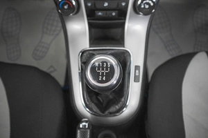 Седан Chevrolet Cruze 2011 года, 659000 рублей, Кемерово