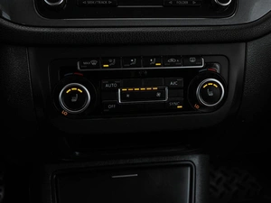 Внедорожник Volkswagen Tiguan 2012 года, 1119000 рублей, Кирилловка