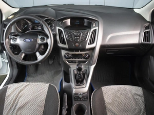 Хетчбэк Ford Focus 2012 года, 830000 рублей, Омск