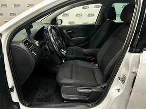 Седан Volkswagen Polo 2019 года, 1225000 рублей, Красноярск