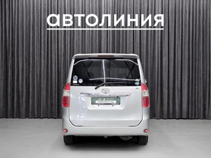 Минивэн Toyota Noah 2008 года, 1250000 рублей, Красноярск