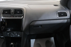 Седан Volkswagen Polo 2010 года, 599000 рублей, Омск