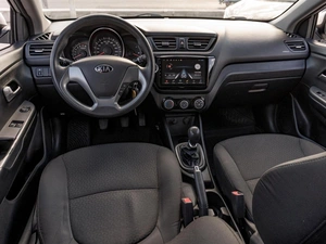 Седан Kia Rio 2016 года, 739000 рублей, Саратов