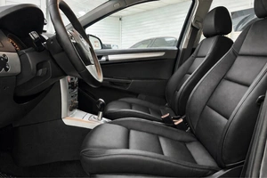 Хетчбэк Opel Astra 2011 года, 515000 рублей, Ачинск