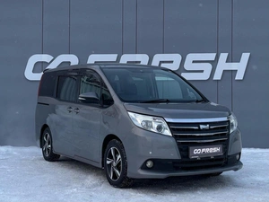 Минивэн Toyota Noah 2015 года, 1849000 рублей, Ижевск