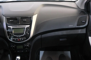 Седан Hyundai Solaris 2011 года, 859000 рублей, Омск