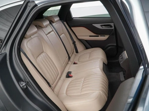 Внедорожник Jaguar F-Pace 2017 года, 3449033 рублей, Москва