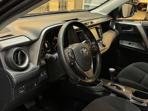 Внедорожник Toyota RAV4 2018 года, 2797000 рублей, Красноярск