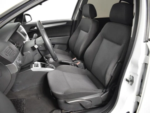 Хетчбэк Opel Astra 2014 года, 648200 рублей, Казань