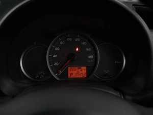 Хетчбэк Toyota Vitz 2012 года, 777077 рублей, Москва