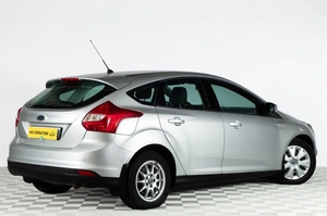 Хетчбэк Ford Focus 2012 года, 879000 рублей, Челябинск