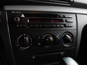 Хетчбэк BMW 1 серия 2011 года, 879000 рублей, Воронеж