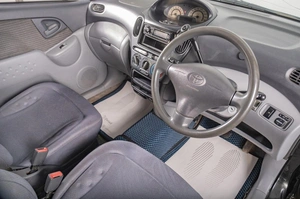 Минивэн Toyota Funcargo 2001 года, 499000 рублей, Томск