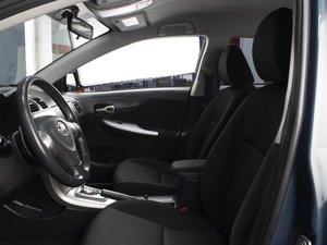 Седан Toyota Corolla 2007 года, 890000 рублей, Омск