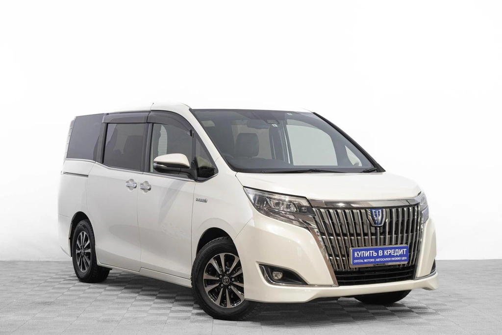 Минивэн Toyota Esquire 2017 года, 2389000 рублей, Барнаул