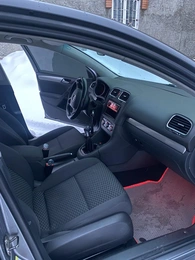 Хетчбэк Volkswagen Golf 2010 года, 775000 рублей, Ачинск