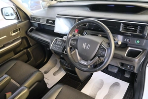 Минивэн Honda Stepwgn Spada 2015 года, 2299000 рублей, Омск