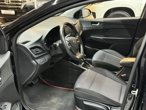 Седан Hyundai Solaris 2021 года, 1327000 рублей, Красноярск