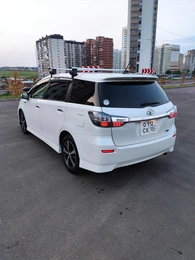 Минивэн Toyota Wish 2012 года, 1425000 рублей, Красноярск