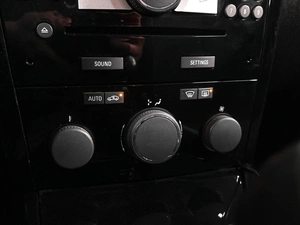 Седан Opel Astra 2011 года, 679000 рублей, Аксай