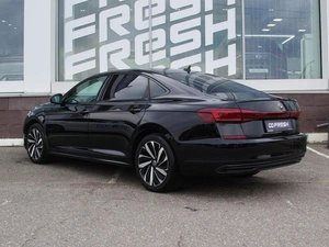 Седан Volkswagen Passat 2023 года, 3550000 рублей, Владимир