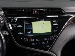 Седан Toyota Camry 2019 года, 2449000 рублей, Тюмень