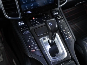 Внедорожник Porsche Cayenne Turbo 2013 года, 3360046 рублей, Москва
