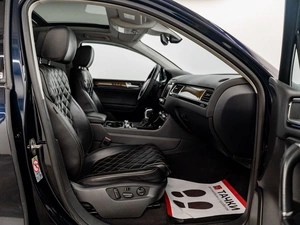 Внедорожник Volkswagen Touareg 2017 года, 3400000 рублей, Красноярск