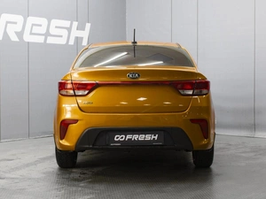 Седан Kia Rio 2017 года, 1180000 рублей, Омск