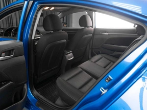 Седан Hyundai Elantra 2017 года, 1379000 рублей, Тюмень