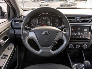 Седан Kia Rio 2016 года, 739000 рублей, Саратов