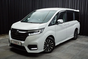 Минивэн Honda Stepwgn Spada 2019 года, 2450000 рублей, Красноярск