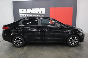 Седан Kia Rio 2017 года, 1330000 рублей, Курск