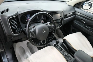 Внедорожник Mitsubishi Outlander 2015 года, 2099000 рублей, Омск