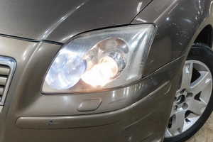 Седан Toyota Avensis 2005 года, 749000 рублей, Новокузнецк