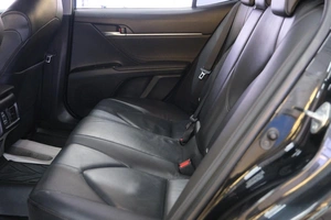 Седан Toyota Camry 2018 года, 2399000 рублей, Омск