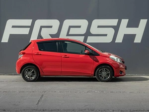 Хетчбэк Toyota Vitz 2013 года, 840000 рублей, Краснодар
