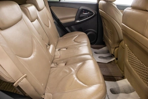 Внедорожник Toyota RAV4 2010 года, 1589000 рублей, Барнаул