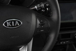 Седан Kia Rio 2012 года, 940000 рублей, Омск