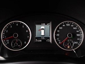 Внедорожник Volkswagen Tiguan 2012 года, 1259000 рублей, Тюмень