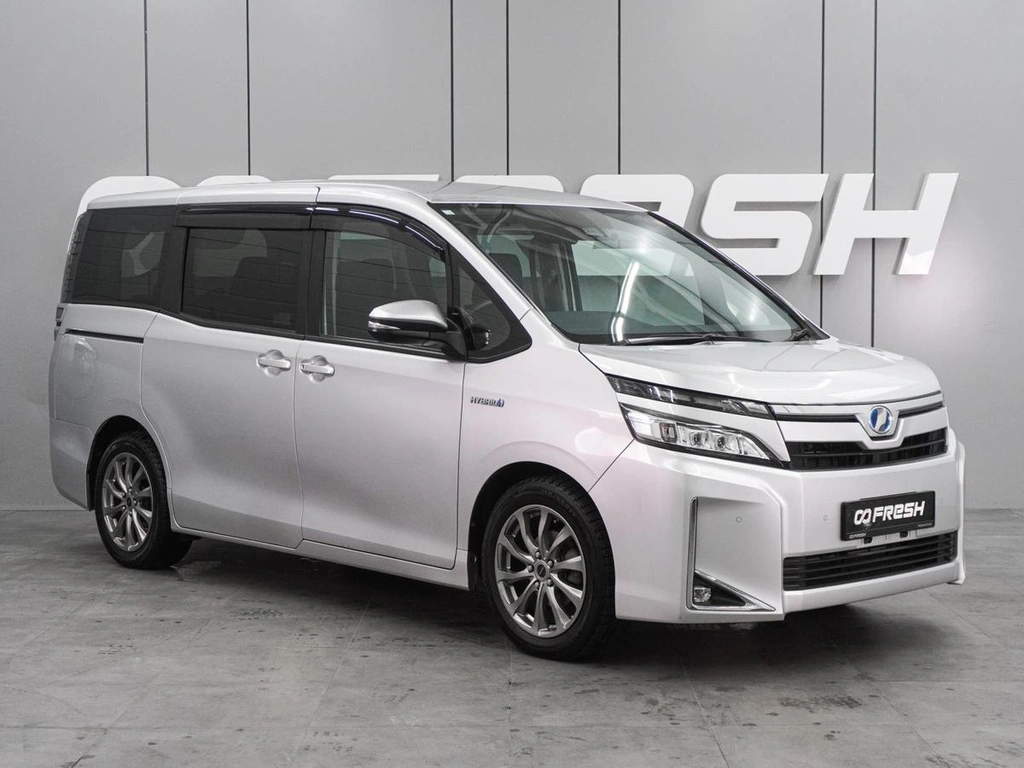 Минивэн Toyota Voxy 2020 года, 3339000 рублей, Воронеж