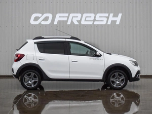 Хетчбэк Renault Sandero Stepway 2020 года, 1330000 рублей, Краснодар
