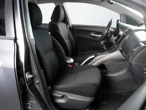 Хетчбэк Toyota Auris 2008 года, 640000 рублей, Красный Пахарь
