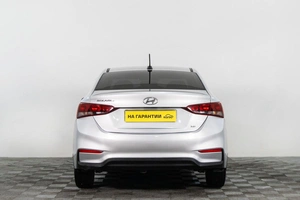 Седан Hyundai Solaris 2017 года, 1299000 рублей, Сургут