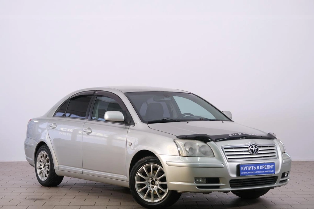 Седан Toyota Avensis 2004 года, 769000 рублей, Омск