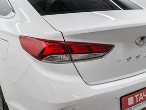 Седан Hyundai Sonata 2018 года, 1800000 рублей, Красноярск